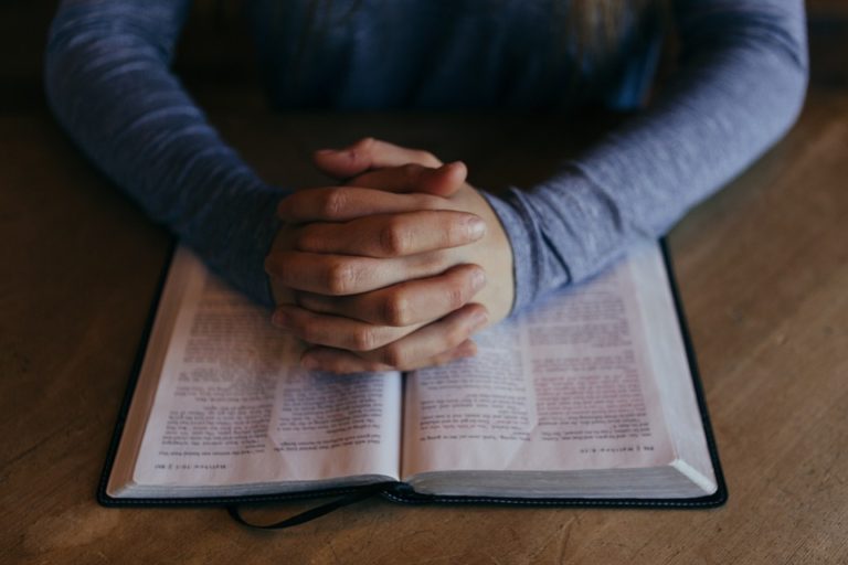 Education Panel Backs Religious Expression Bill