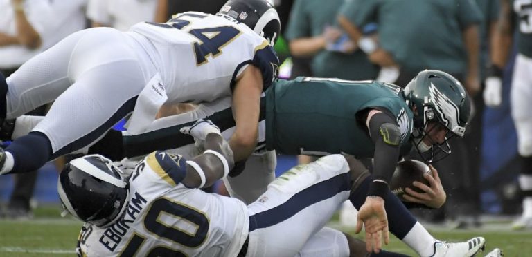 BREAKING:  Carson Wentz hyperextended knee