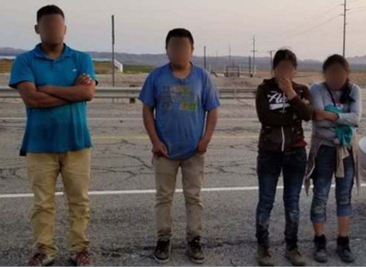 Human smuggling-U.S. citizen tried to smuggle four Mexicans