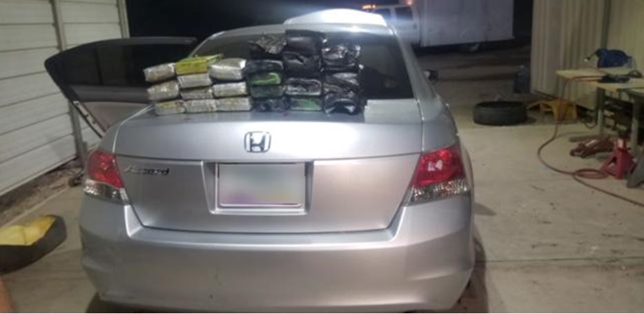 Border patrol agents seize almost 1M illegal drugs--U.S. citizens smuggling