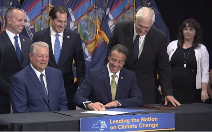 New York Gov Cuomo Signs Nations Largest Offshore Wind Agreement