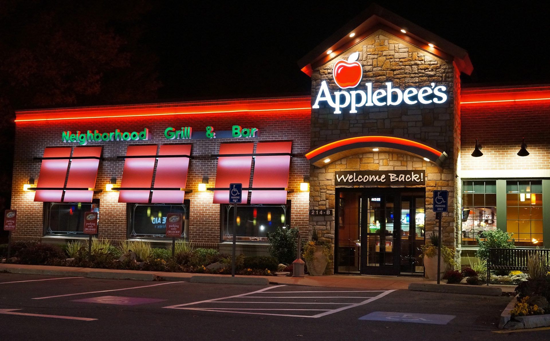 Applebee s Sells Its First NFT Awards Buyer with $1 300 Gift Card