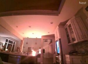 Footage of the iPhone 4 explosion