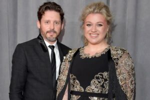 Kelly Clarkson's Ex-Husband to return $2.6M