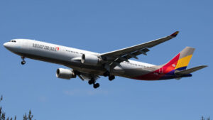 European Commission Approves Korean Airs Asiana Acquisition