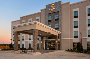 Choice Hotels abandons takeover bid for Wyndham