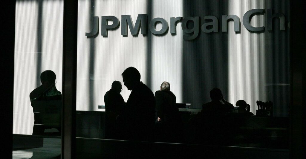 JPMorgan Chase sweeping customers Suit