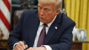 Judge Blocks Trump's Birthright Citizenship Order