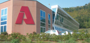 Kirkland Advises Allied Industrial on $300M Fund Close