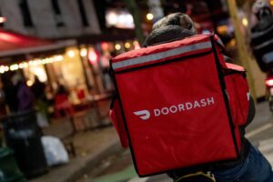 DoorDash Bids £2.9B to Take Over UK’s Deliveroo