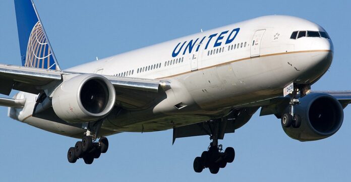 Chicago Backs United’s Move to Join O’Hare Gate Battle with American