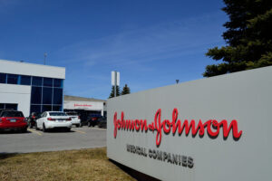 J&J Ordered to Pay $125M in AI Surgery Tech Dispute