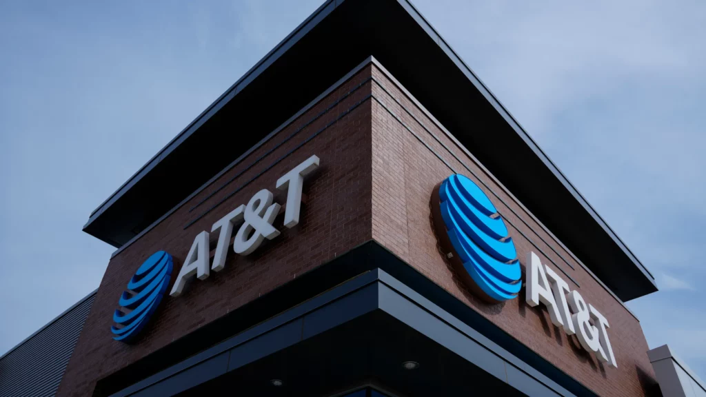 AT&T Beats Investor Suit Over Lead-Lined Cables — For Now