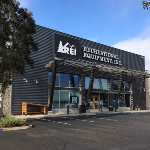 REI Wins Dismissal in 401(k) Suit Over Recordkeeping Fee Threshold