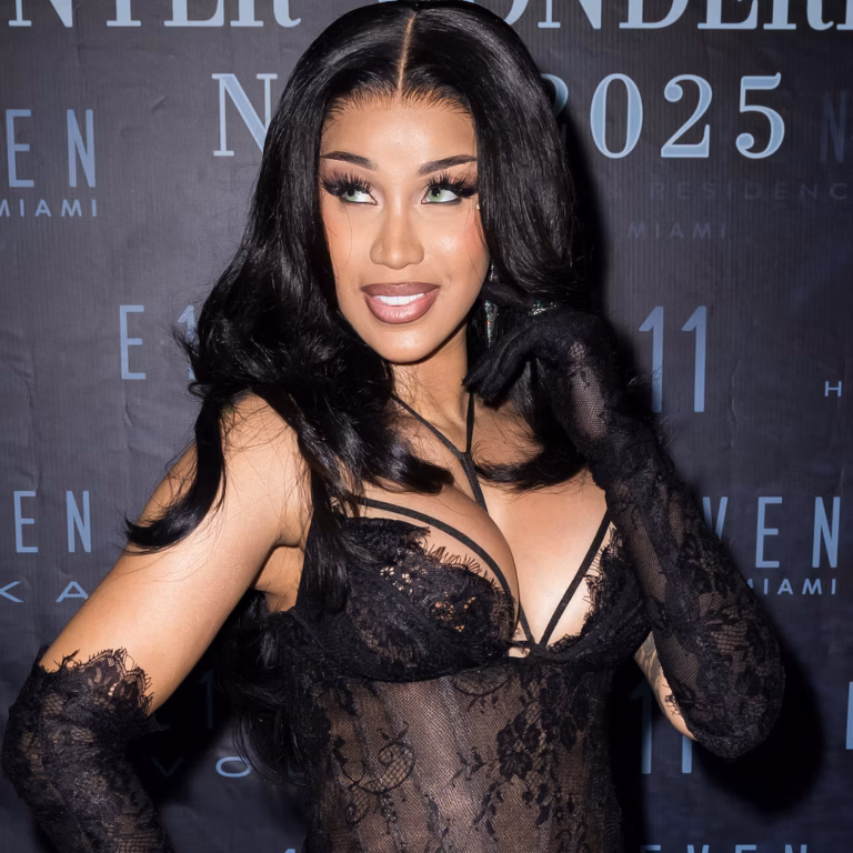 Ohio Woman Files Lawsuit Against Cardi B Over Las Vegas Microphone-Throwing Incident