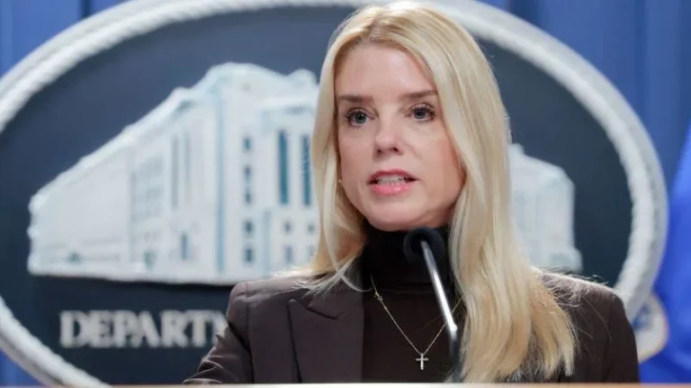 Grand Jury to Weigh Russia Collusion Hoax Allegations as Clinton Email Scandal Resurfaces