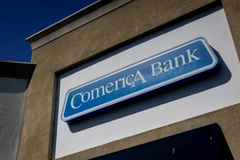 AWS Outage Cascades Into Banking System, Disrupting Financial Services Across Multiple Sectors