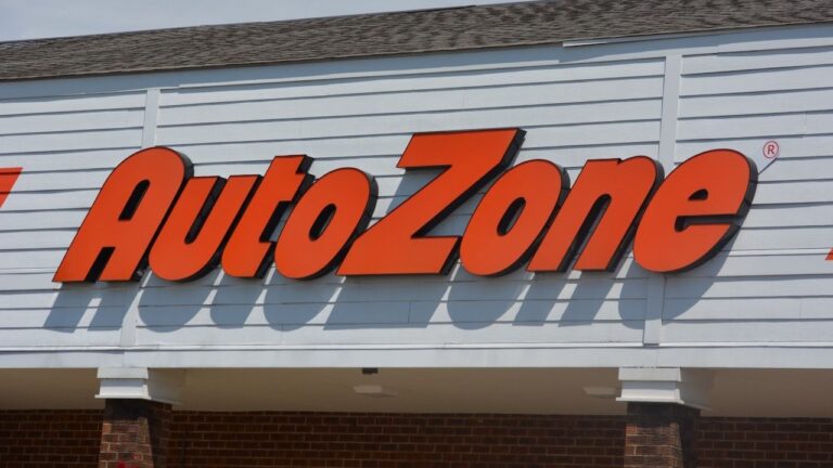 AutoZone Settles Employee lawsuit