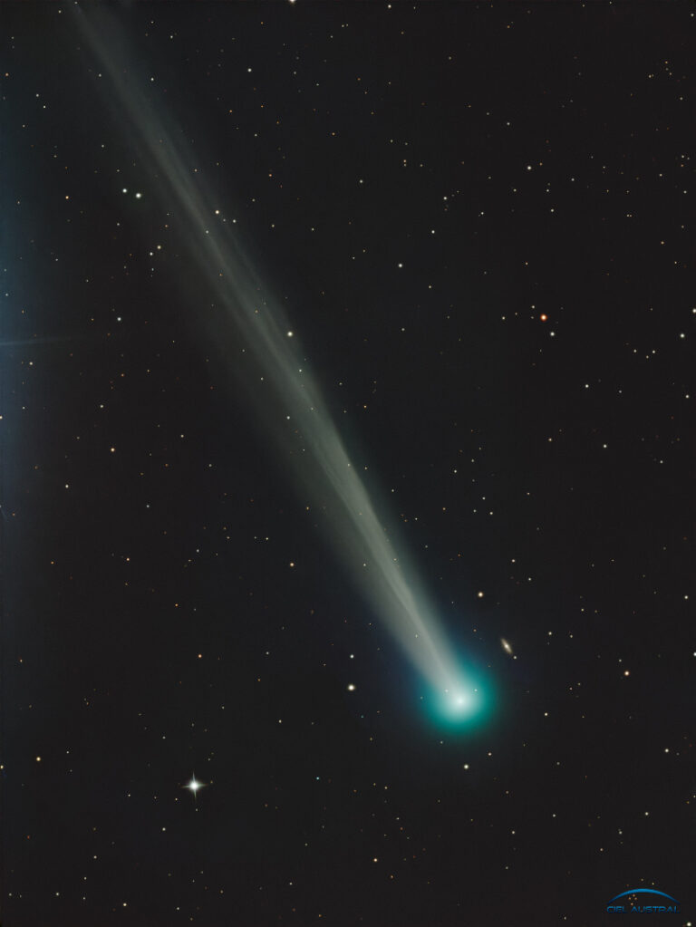 Comet R2 Swan Suddenly Grows a Sunward Facing Anti-Tail as Three Green Objects In Space Converge on Earth