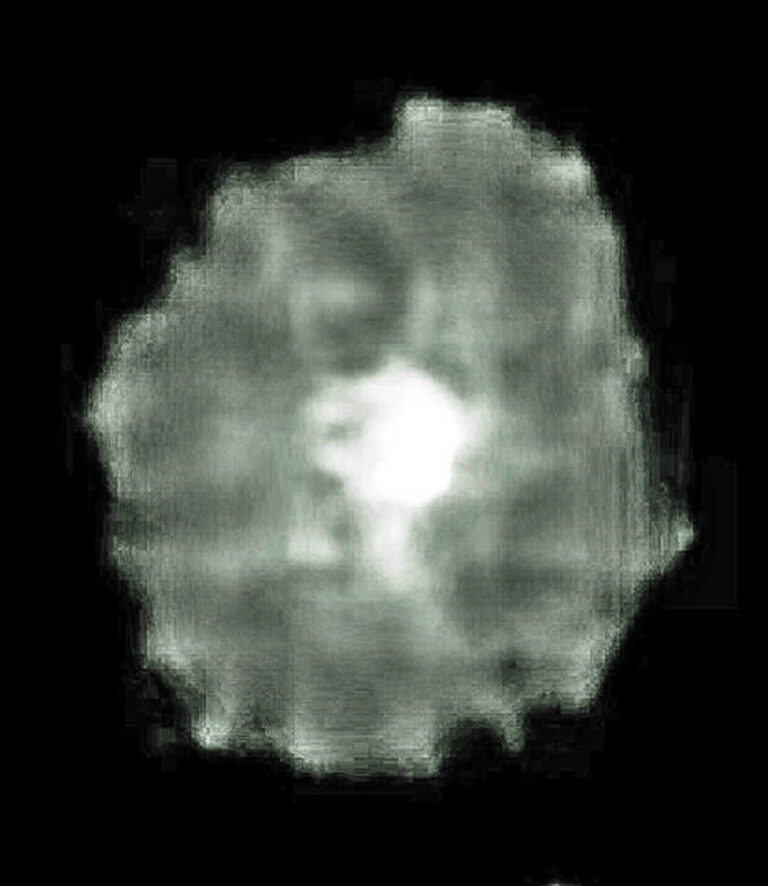 New Black-and-White Image of 3I/ATLAS Reveals Matching Structural Geometry and Rapid Spin Waves Seen Weeks Earlier