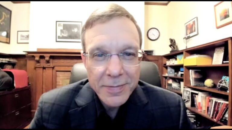 Harvard Astrophysicist Demands NASA Release Classified Images of Mysterious Interstellar Object 3I/ATLAS