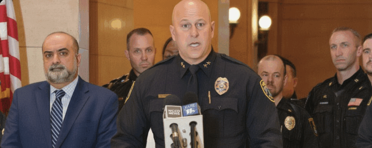 ICE Stops Off-Duty Police Officers in Minnesota While Demanding Proof of Citizenship, Sparking Civil Rights Alarm Among Law Enforcement Leaders