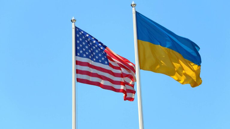 US delay Ukraine weapons shipments