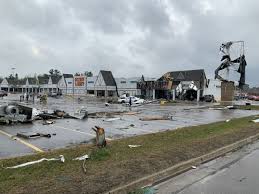 tornadoes damage in Michigan