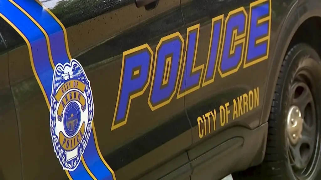 3 shot in akron north hill area