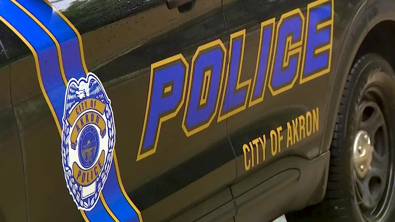3 shot in akron north hill area
