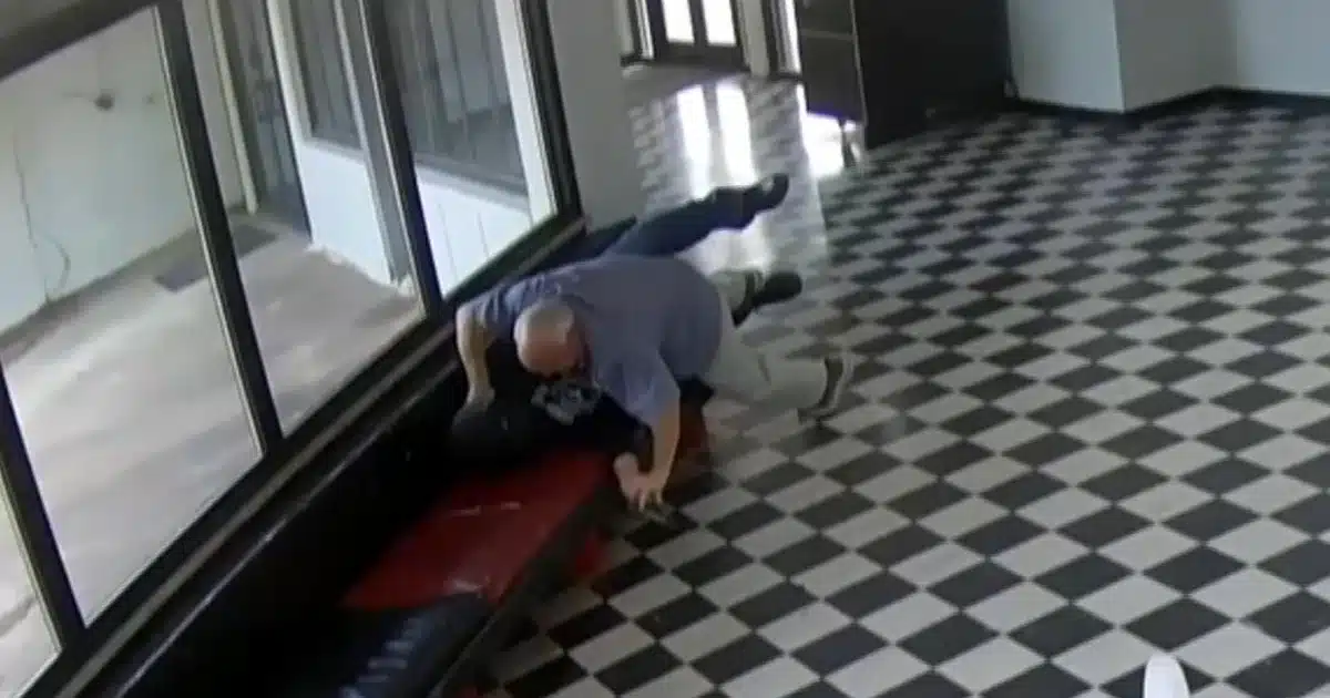 Oklahoma school principal tackles gunman