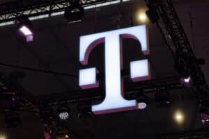T-Mobile suspends free in-flight wifi