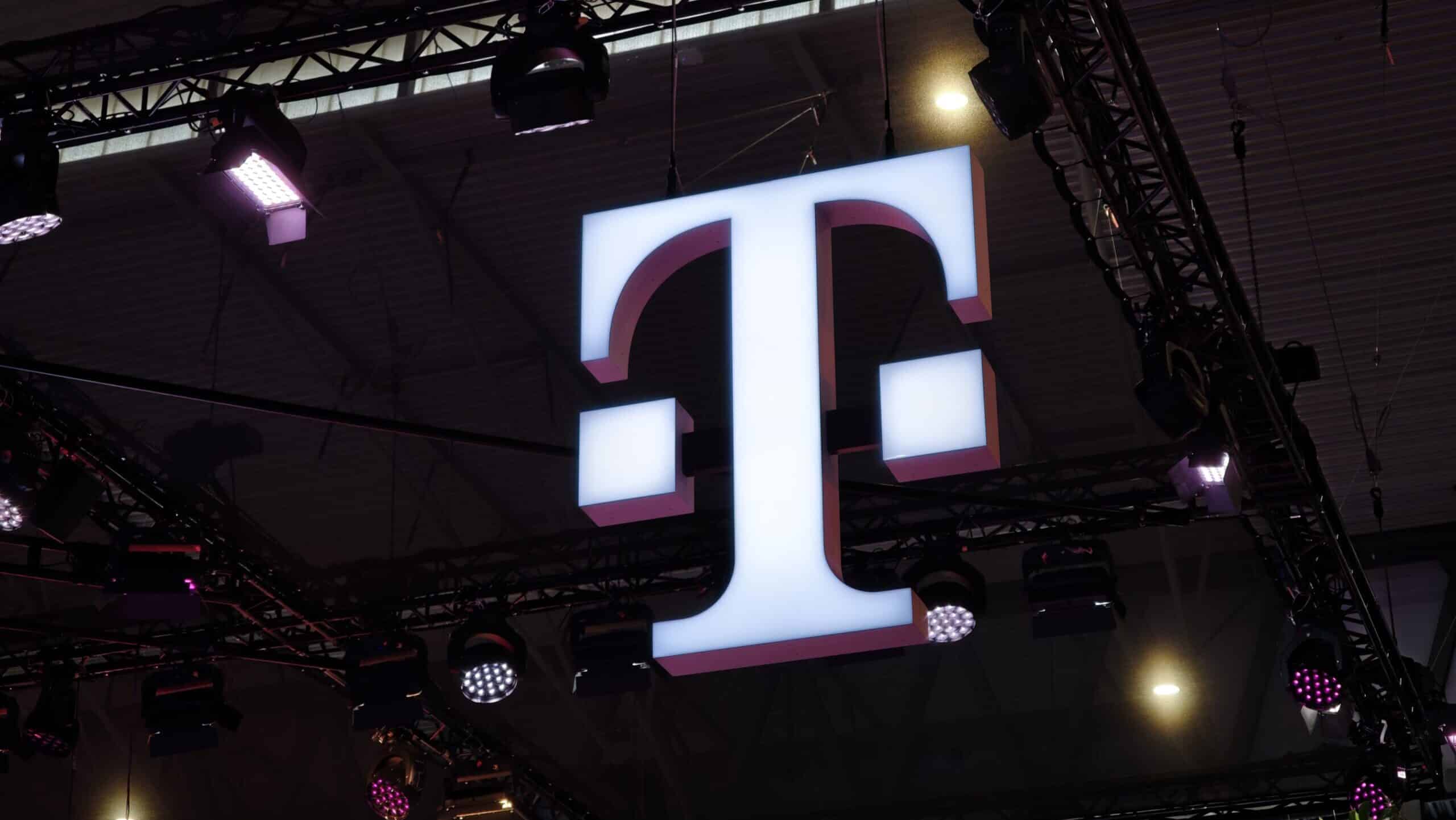 T-Mobile suspends free in-flight wifi