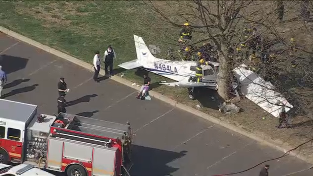 plane crashes in Philadelphia park