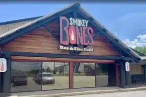 smokey bones files for bankruptcy