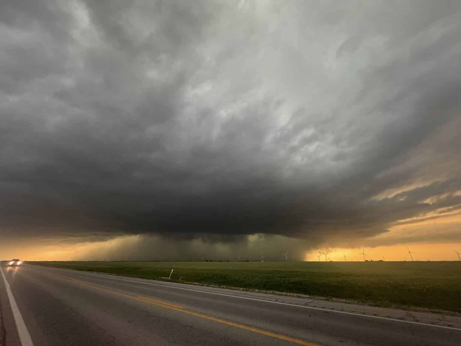 Tornado Strikes Enid Oklahoma, Leaving Trail of Destruction Across City ...