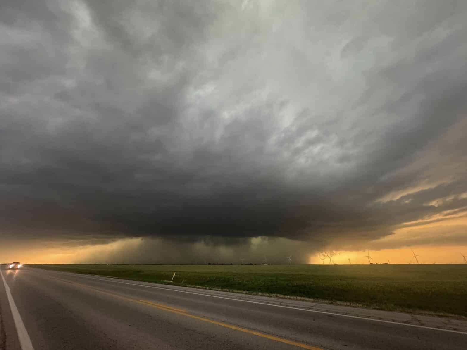 Tornado Strikes Enid Oklahoma, Leaving Trail of Destruction Across City ...