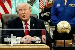 trump to broaden access to retirement savings