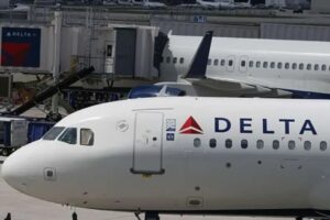 Berkshire Hathaway buys Delta Air Lines