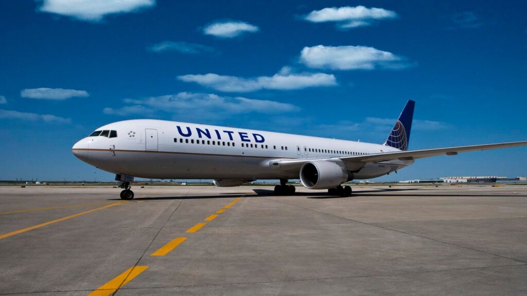 newark to guatemala plane diversion