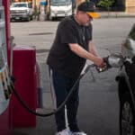 11Biz-Oil-Stocks-Gas-wjfc-videoSixteenByNine3000