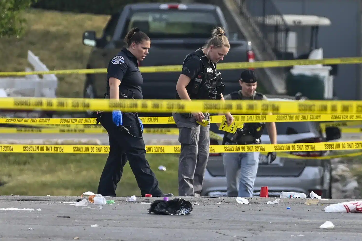 12 injured in Chicago mass shooting