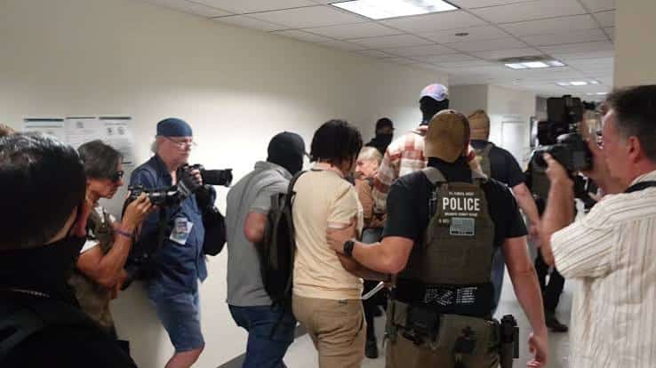 Judge blocks immigration courthouse arrest