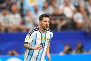 Messi breaks World Cup scoring record
