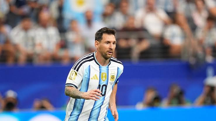 Messi breaks World Cup scoring record