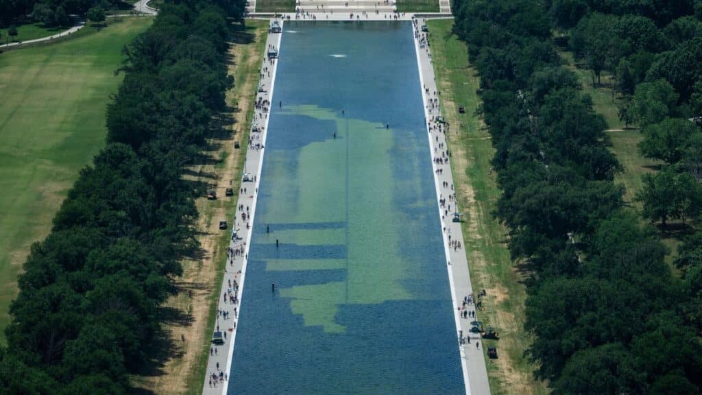 lincoln memorial reflecting pool