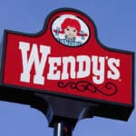 wendy employees trash serving