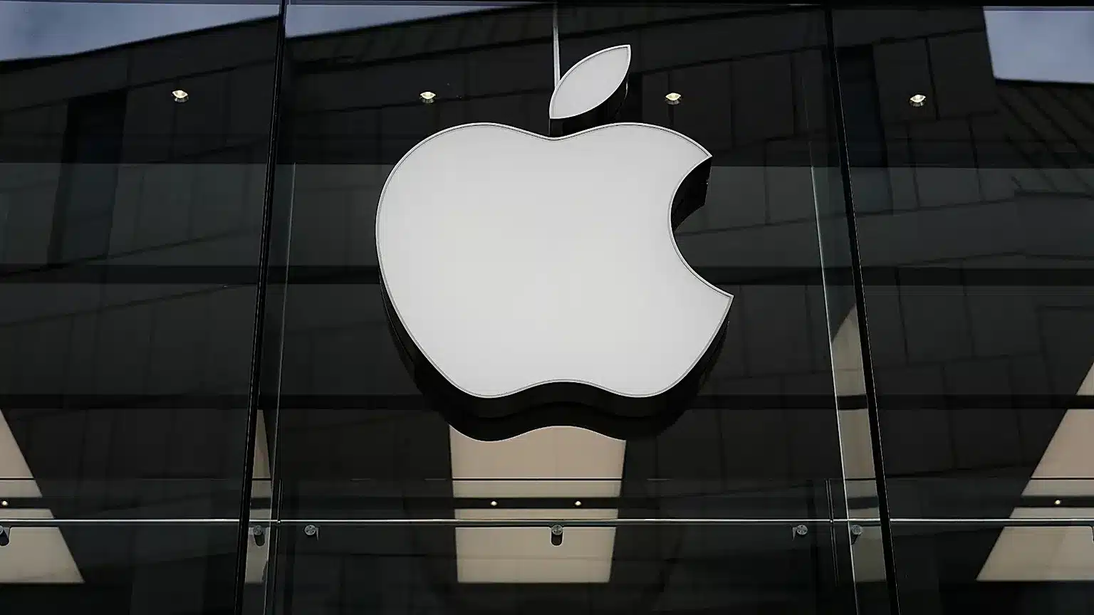 Apple sues OpenAI over trade secrets