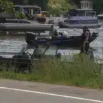 boat capsizes on Geneva Lake