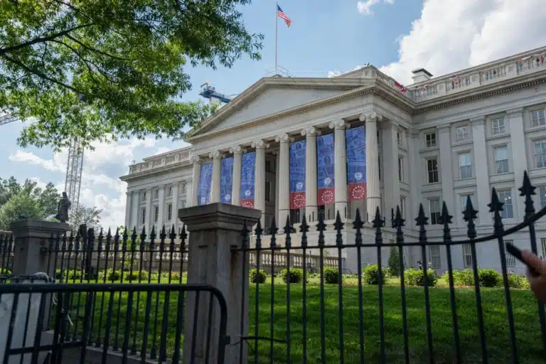US Borrowing Costs Hits 5%